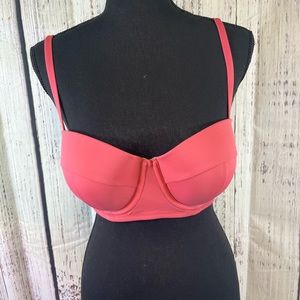 NWT Women’s Swimsuit Top